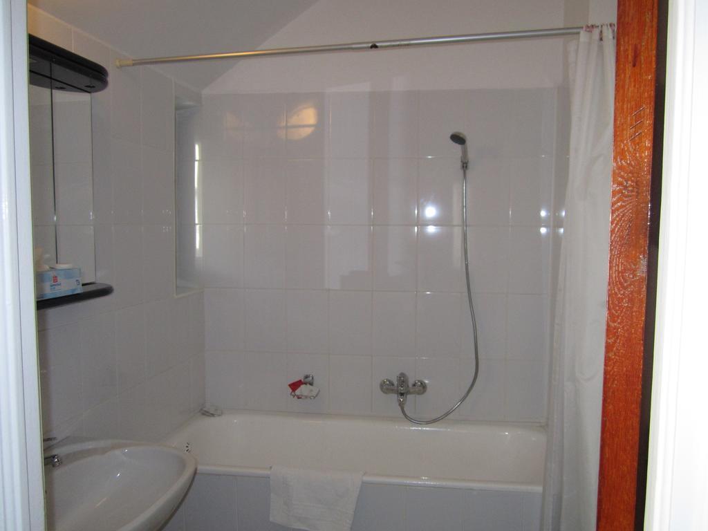 Pensiunea Helvetia Bucharest Room photo
